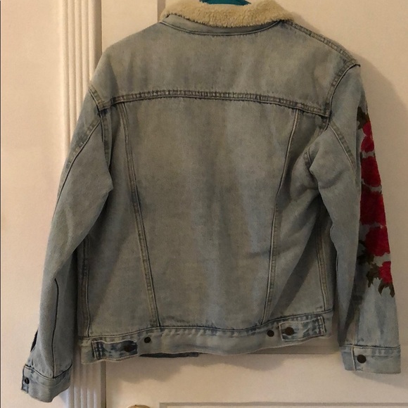 Levi’s rose denim jacket - Picture 6 of 9